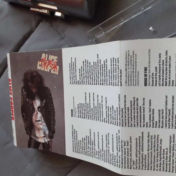 Alice Cooper Trash Cassette Tape 1989 Tested Metal Horror Rock - Picture 6 of 7